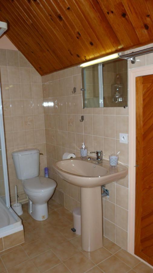 Maison De Vacances Pour 6 Personnes Avec Piscine Lainsecq Dış mekan fotoğraf
